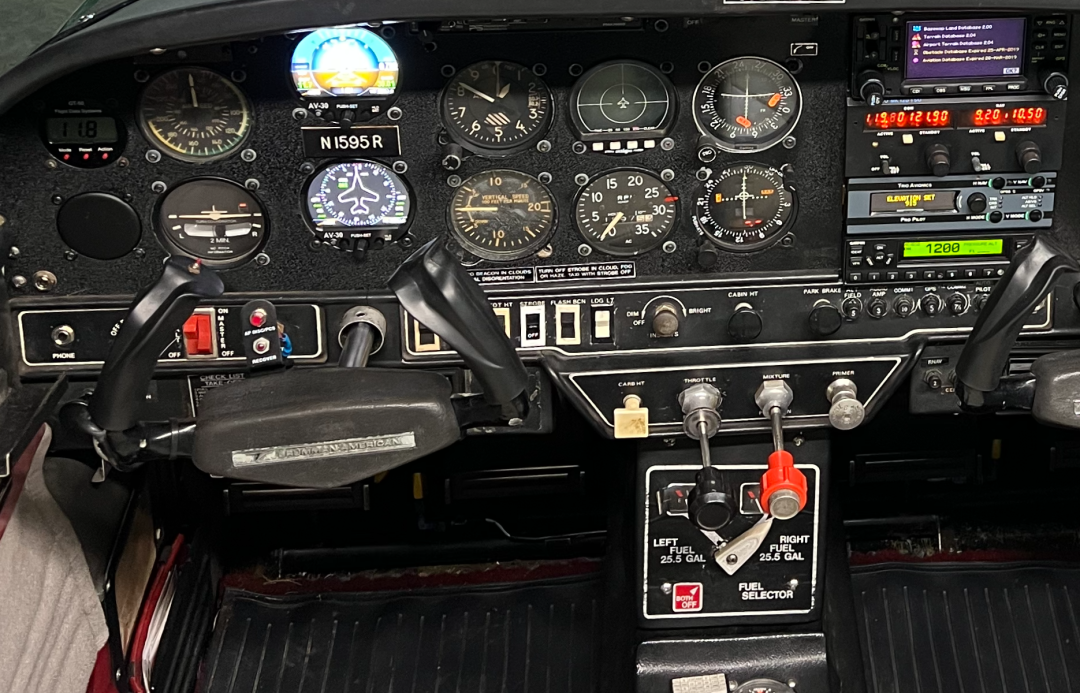 Grumman Tiger with uAvionix AV-30, Garmin 430W